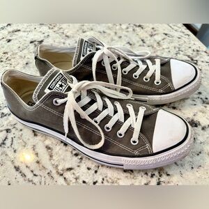 Men 11 / Women 13 Converse Chuck Taylor All Star Low Tops Charcoal Gray